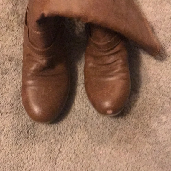 Boots - Picture 2 of 3